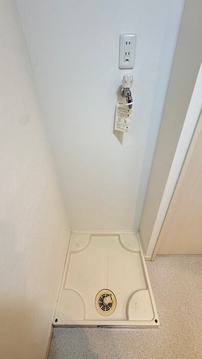 物件内観写真14　(洗濯機置場)