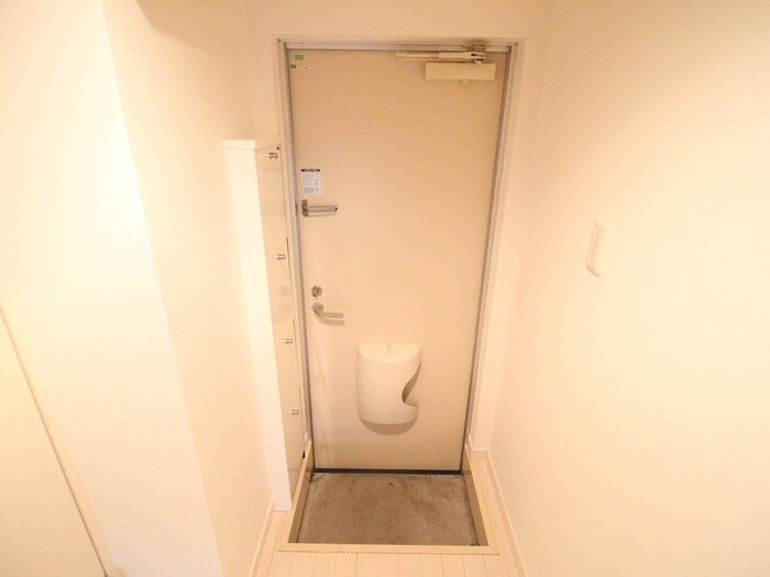 物件内観写真16　(玄関)