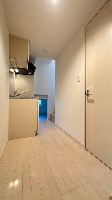 物件内観写真16　(廊下)