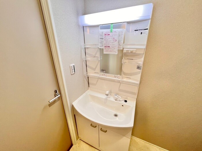 物件内観写真11　(洗面)