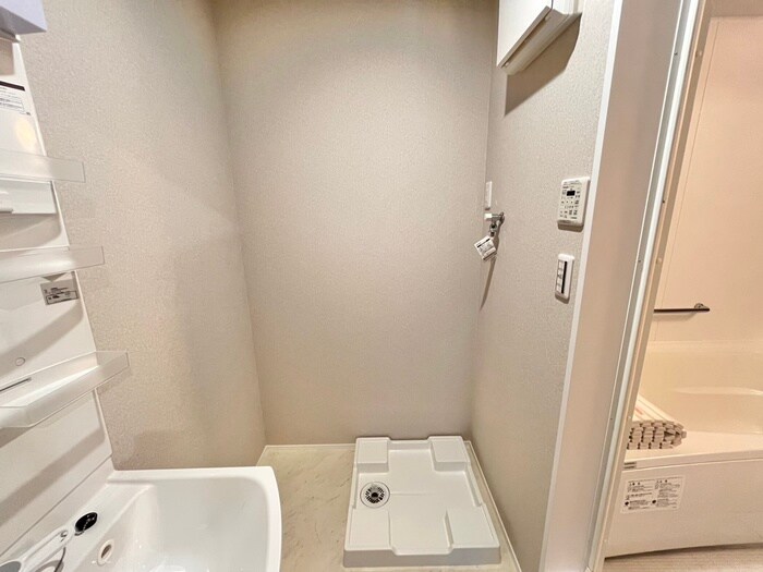 物件内観写真12　(洗濯機置場)