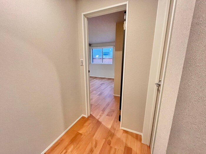 物件内観写真18　(廊下)