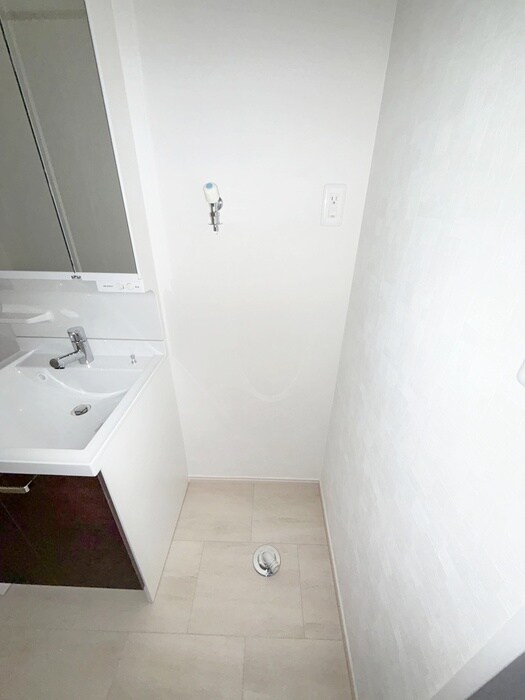 物件内観写真11　(洗濯機置場)