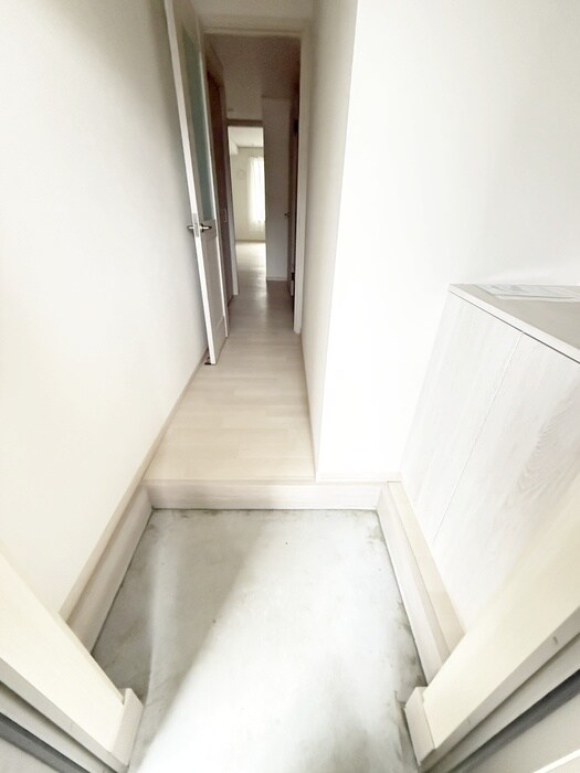 物件内観写真16　(玄関)