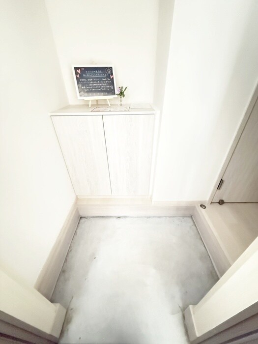 物件内観写真16　(玄関)