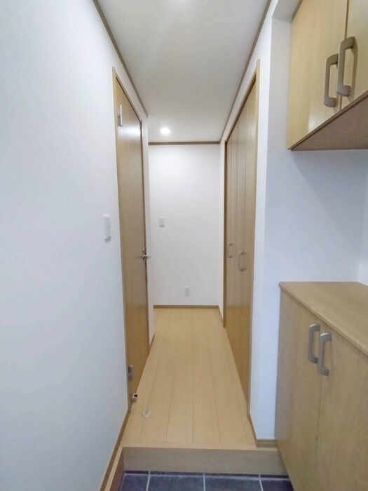 物件内観写真13　(廊下)
