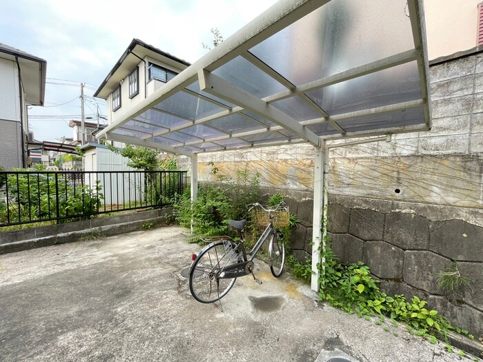 物件外観写真3　(駐輪場)