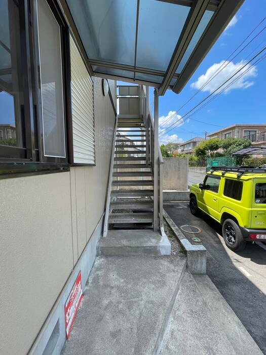 物件外観写真6　(エントランス部分)