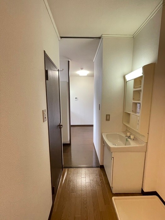 物件内観写真18　(廊下)