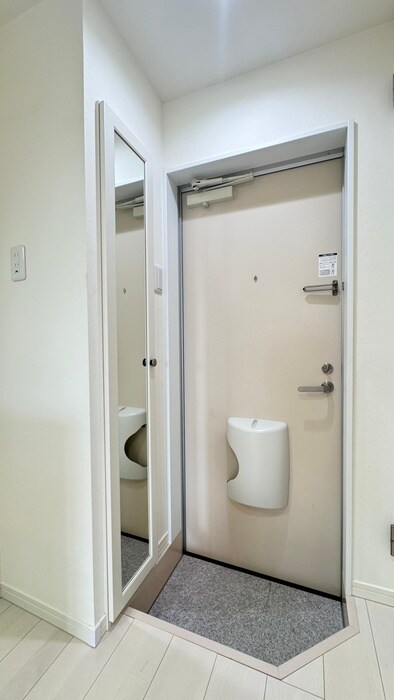 物件内観写真16　(玄関)