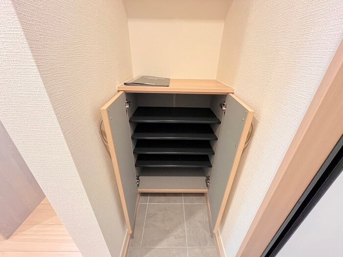 物件内観写真19　(靴箱)
