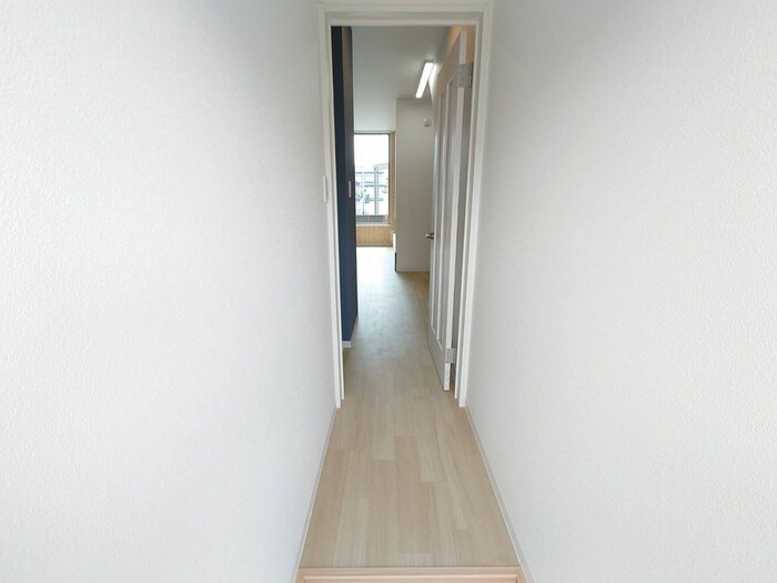 物件内観写真16　(廊下)