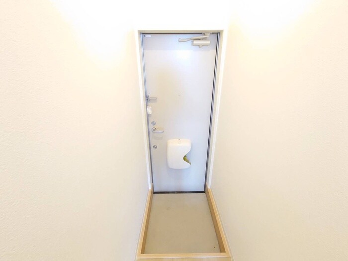 物件内観写真18　(玄関)