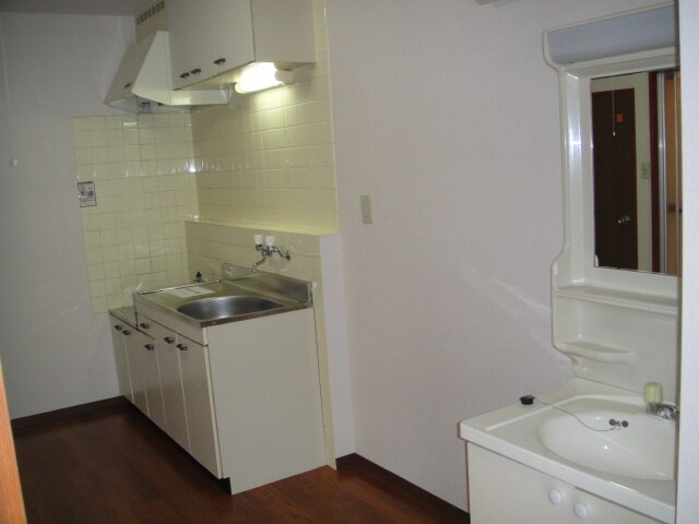 物件内観写真8　(廊下)