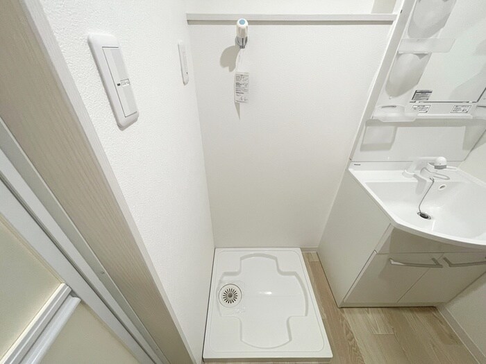 物件内観写真13　(洗濯機置場)