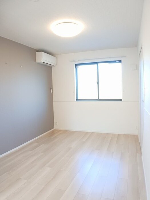 物件内観写真4　(居室)