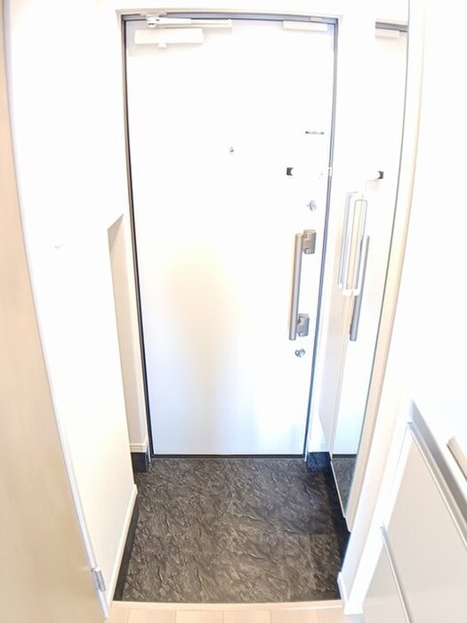 物件内観写真10　(玄関)