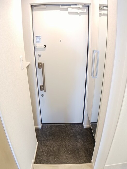 物件内観写真10　(玄関)