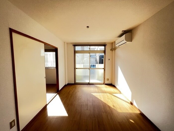 物件内観写真8　(居室)