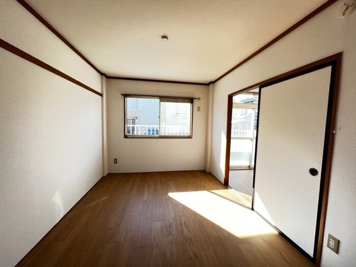 物件内観写真9　(居室)