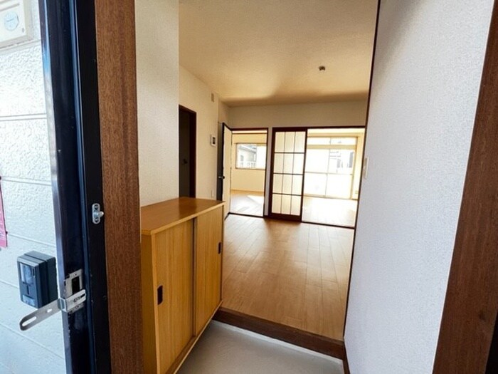 物件内観写真15　(玄関)