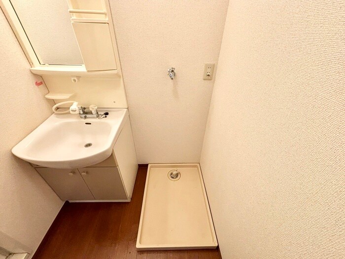 物件内観写真13　(洗濯機置場)