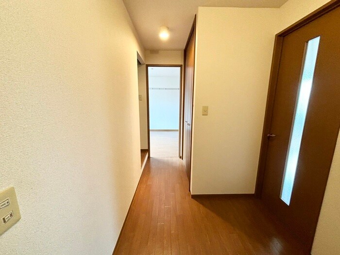 物件内観写真17　(廊下)