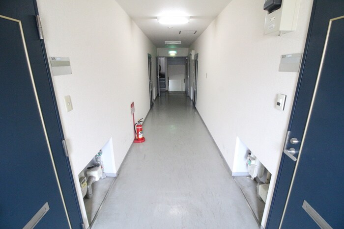 物件外観写真4　(エントランス部分)