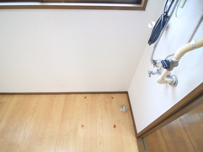 物件内観写真15　(洗濯機置場)