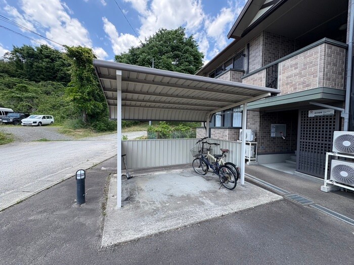 物件外観写真5　(駐輪場)