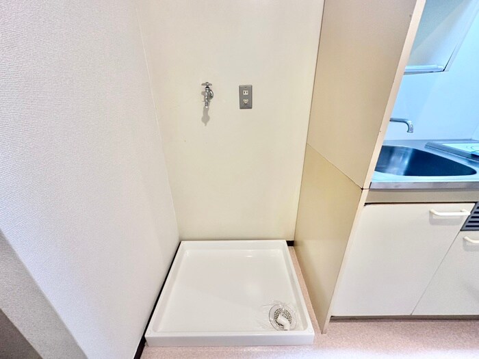 物件内観写真14　(洗濯機置場)