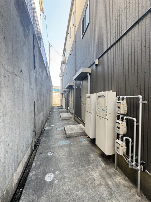 物件外観写真5　(エントランス部分)