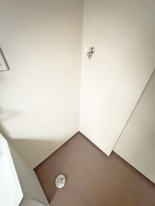 物件内観写真12　(洗濯機置場)