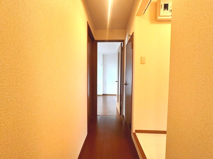 物件内観写真18　(廊下)