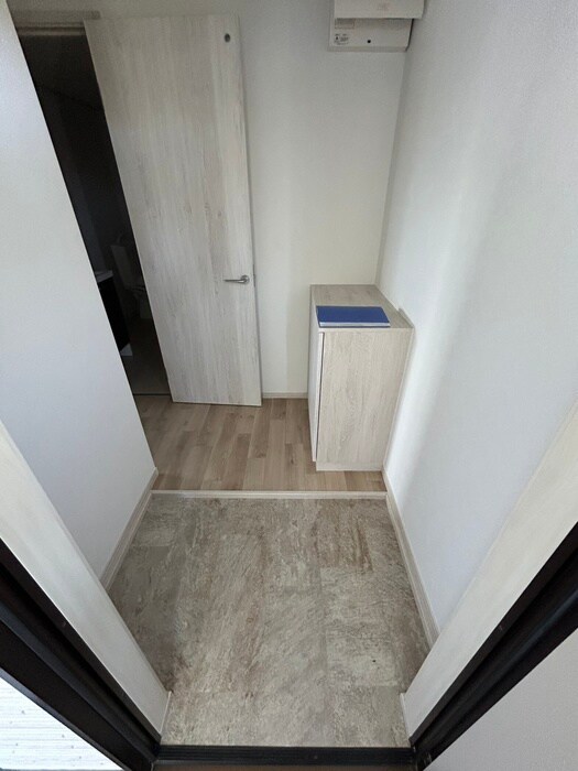 物件内観写真16　(玄関)