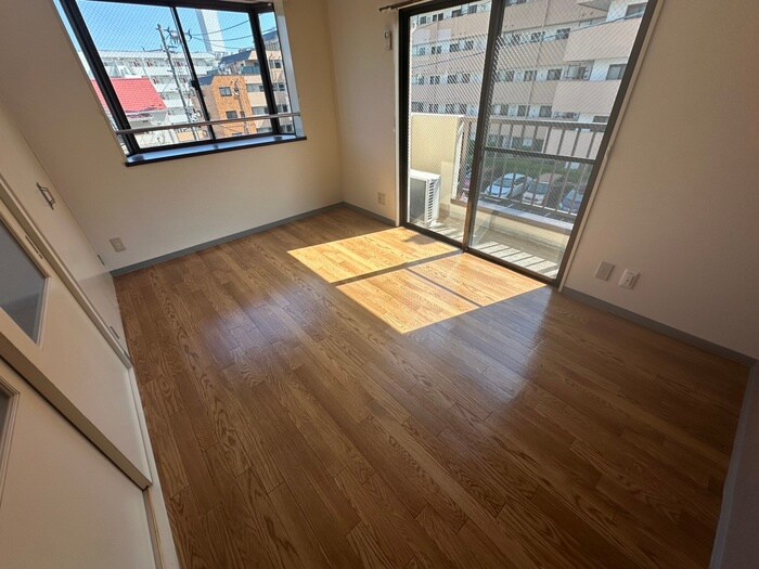 物件内観写真8　(居室)