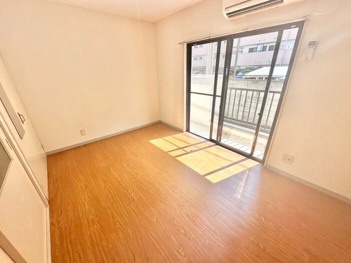 物件内観写真9　(居室)