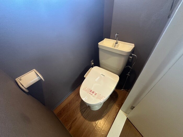 物件内観写真14　(トイレ)