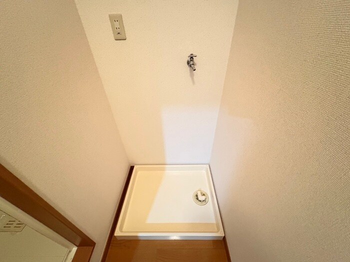 物件内観写真14　(洗濯機置場)