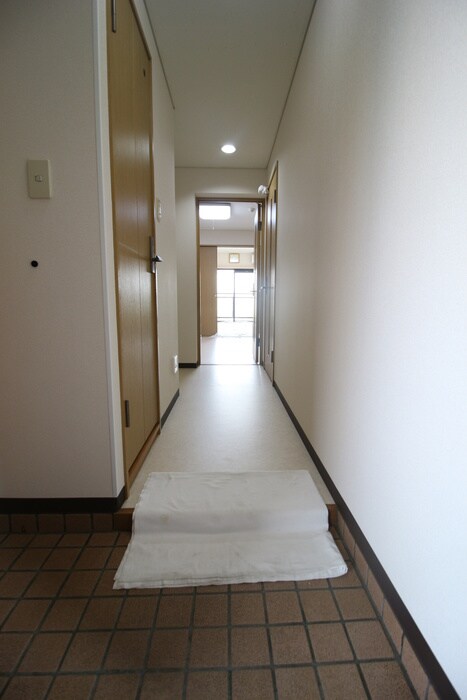 物件内観写真7　(玄関)