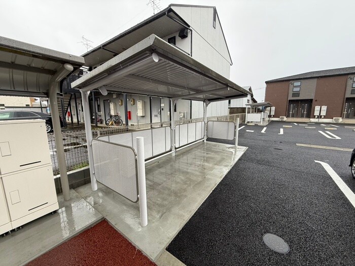 物件外観写真6　(駐輪場)