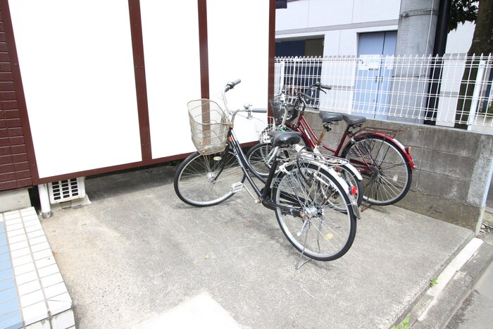 物件外観写真6　(駐輪場)