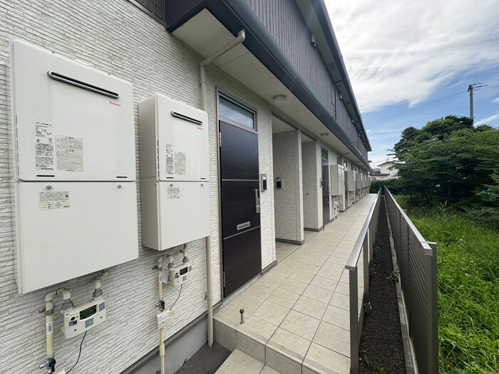 物件外観写真4　(エントランス部分)