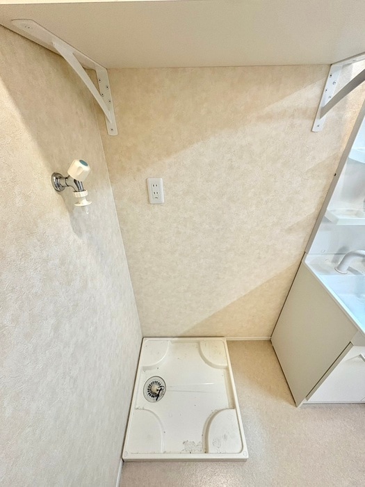 物件内観写真16　(洗濯機置場)