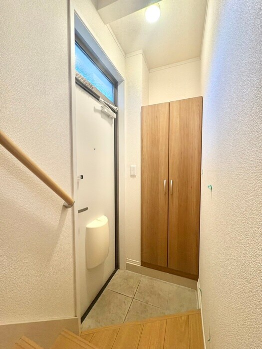 物件内観写真18　(玄関)