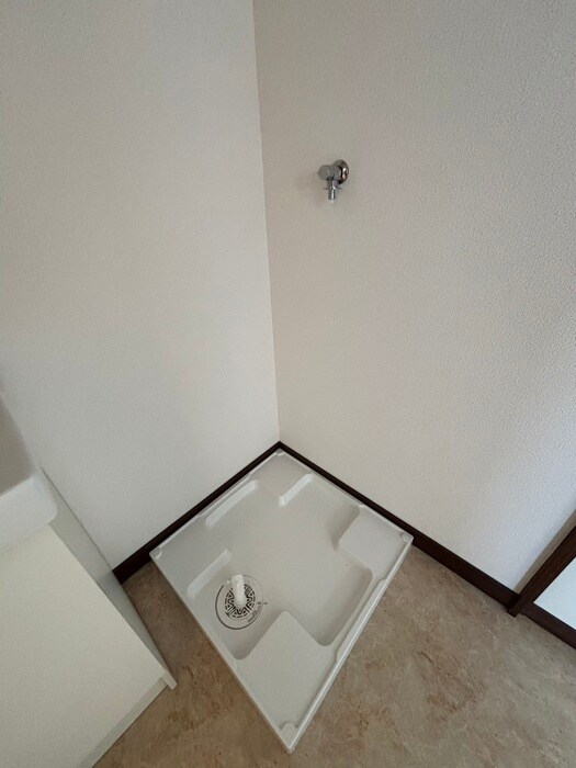 物件内観写真15　(洗濯機置場)