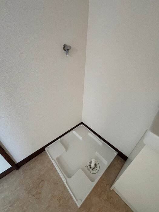 物件内観写真16　(洗濯機置場)