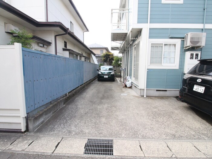 物件外観写真2　(駐車場)