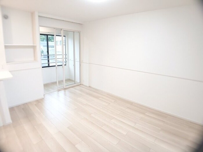 物件内観写真4　(居室)