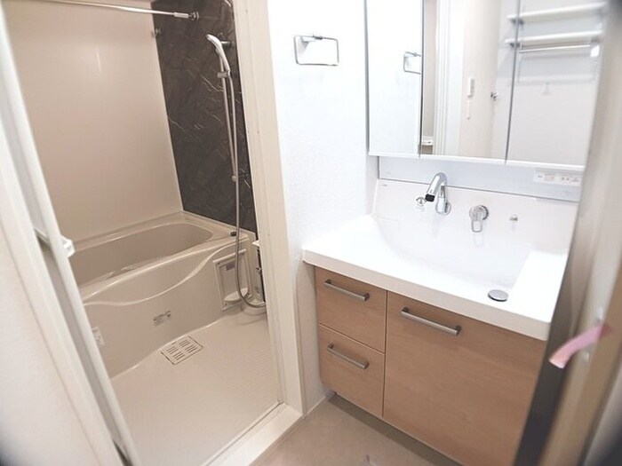 物件内観写真8　(洗面)